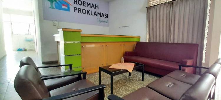 罗马宣言伊斯兰教酒店 红门(Roemah Proklamasi Syariah Mitra RedDoorz)图片