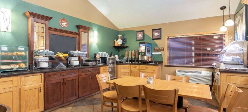 希博伊根美吟温德姆酒店(AmericInn by Wyndham Sheboygan)图片