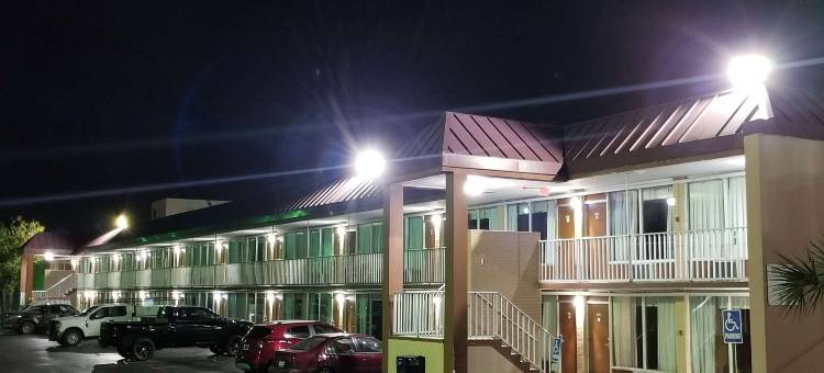 查尔斯顿机场西戴斯温德姆套房酒店(Days Inn & Suites by Wyndham Charleston Airport West)图片