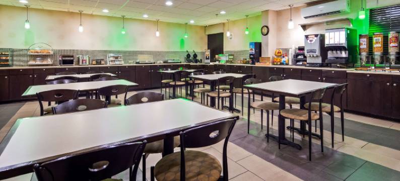 里士满机场贝斯特韦斯特优质酒店(Best Western Plus Richmond Airport Hotel)图片