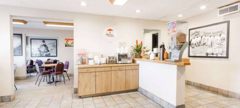 科罗拉多州大章克申速8酒店(Super 8 by Wyndham Grand Junction Colorado)图片
