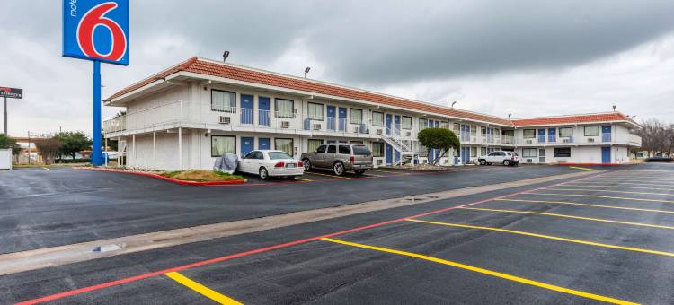 德克萨斯北里奇兰希尔斯 6 号汽车旅馆(Motel 6 North Richland Hills, TX)图片