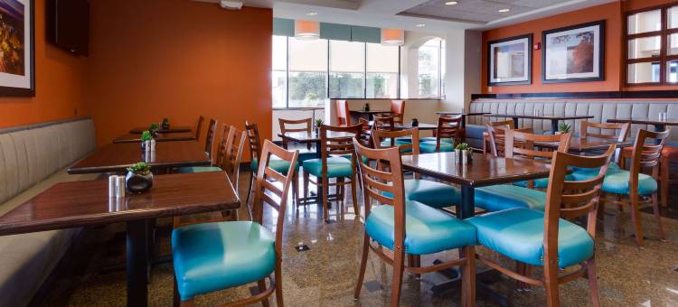 哥伦比亚体育场大道德鲁里套房酒店(Drury Inn & Suites Columbia Stadium Boulevard)图片