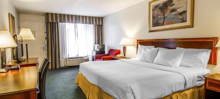 多森南凯隆套房酒店(Clarion Inn & Suites Dothan South)图片