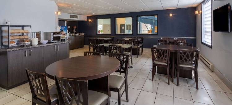 拉彻尼亚/特勒博恩速 8 酒店(Super 8 by Wyndham Lachenaie/Terrebonne)图片