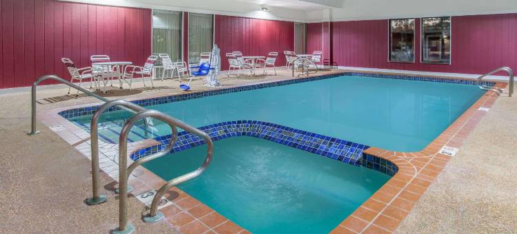 芒特普莱森特戴斯套房酒店(Days Inn & Suites by Wyndham Mt Pleasant)图片