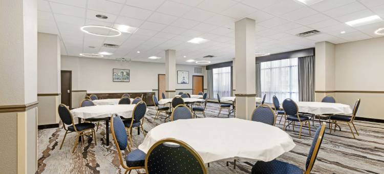 萨凡纳机场贝斯特韦斯特优质套房酒店(Best Western Plus Savannah Airport Inn  Suites)图片