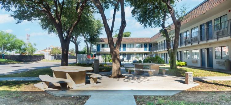 德里奥6号汽车旅馆(Motel 6 Del Rio, TX)图片