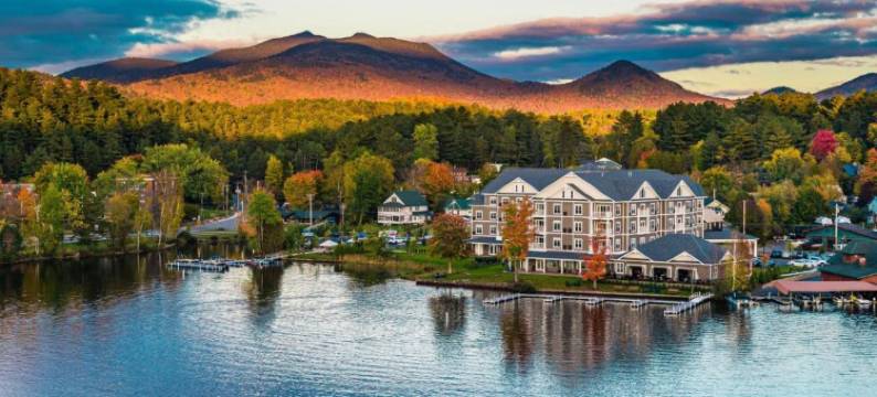 萨拉纳克湖voco酒店-湖滨-由洲际酒店集团管理(voco SARANAC LAKE NY - WATERFRONT by IHG)图片