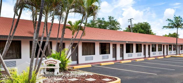 佛罗里达市霍姆斯特德大沼泽地速 8 酒店(Super 8 by Wyndham, Florida City/Homestead/Everglades)图片