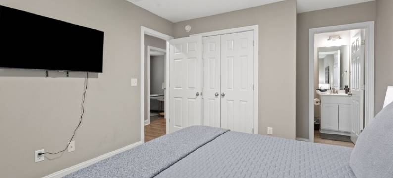 Bourbon Chaser- Horse Park 12min, Ark 30min, Hot Tub, 4 Bedrooms, Walk Downtown图片