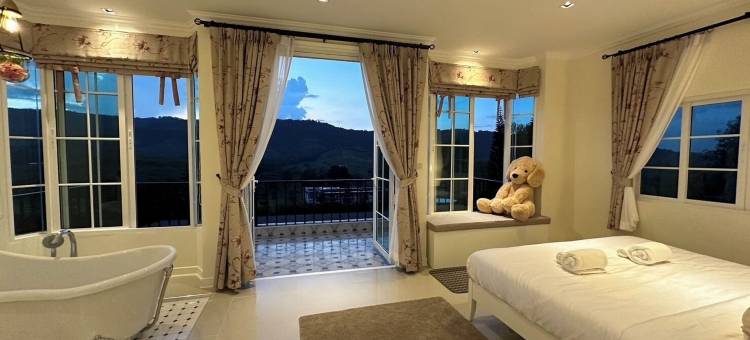 雾拢英式小屋(Misty English Cottage)图片