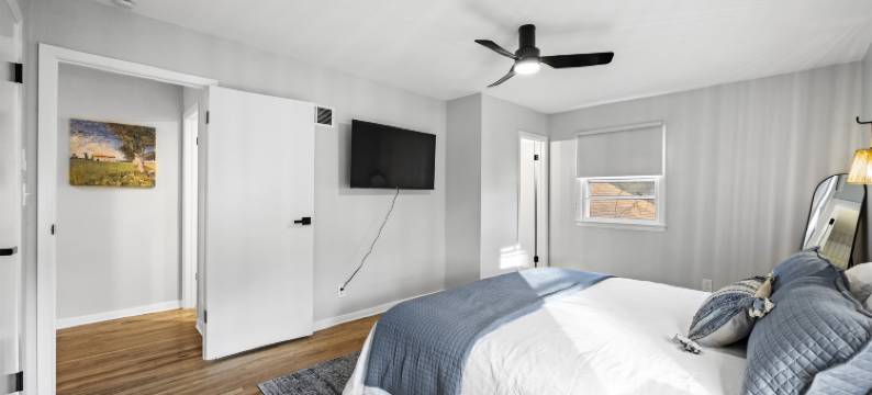 Fenced Backyard and Spacious Living Areas - Stylish Boho Escape图片