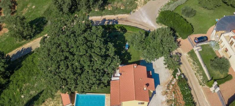 带私人游泳池和露台的可爱假日住宅(Adorable Holiday Home with Private Swimming Pool & Terrace)图片