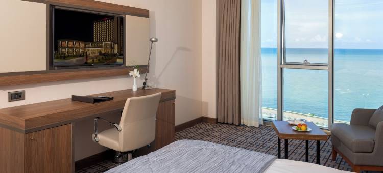 里泽温德姆华美达广场酒店(Ramada Plaza by Wyndham Rize)图片