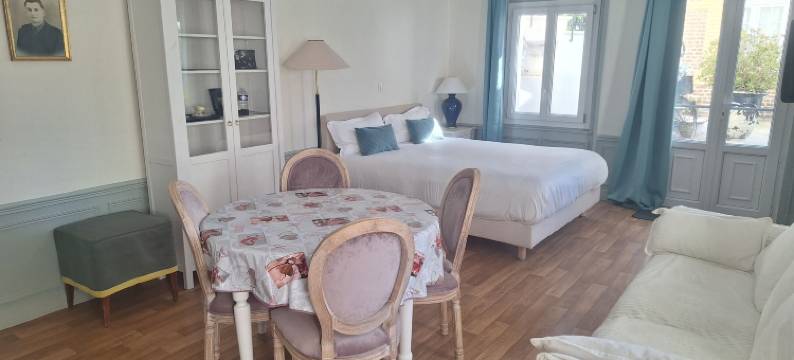 Logis 酒店拉邦纳德雷斯(Hotel de Charme la Bonne Adresse - Logis de France)图片