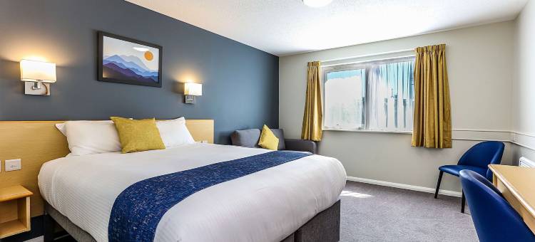 弗利特温德姆戴斯酒店(Days Inn by Wyndham Fleet M3)图片