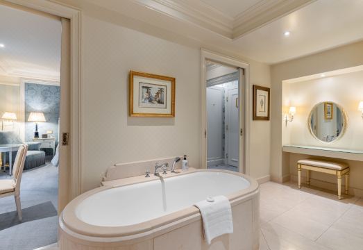 Four Seasons Hotel des Bergues Geneva Hotel Overview