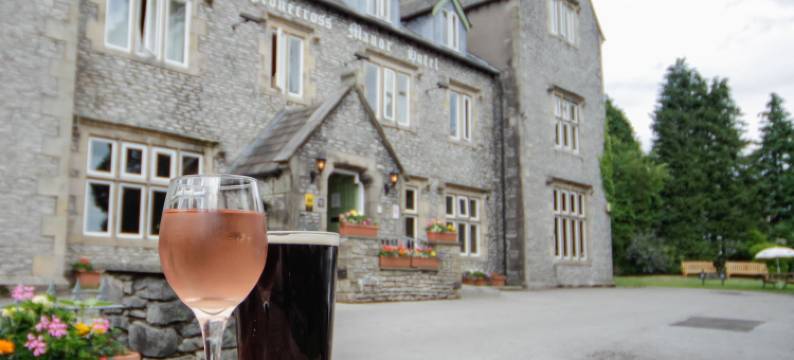 斯顿克罗斯庄园酒店(Stonecross Manor Hotel)图片