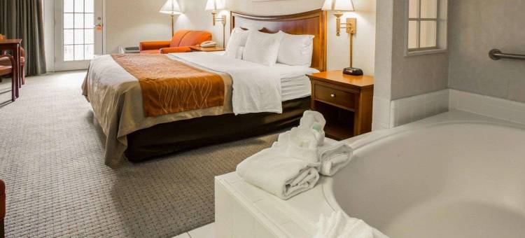 罗德威河滨套房酒店(Rodeway Inn and Suites on the River)图片