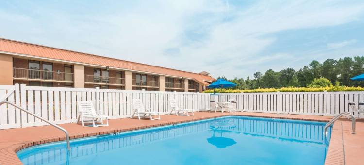 落基山I-95温德姆呗盟酒店(Baymont by Wyndham Rocky Mount I-95)图片