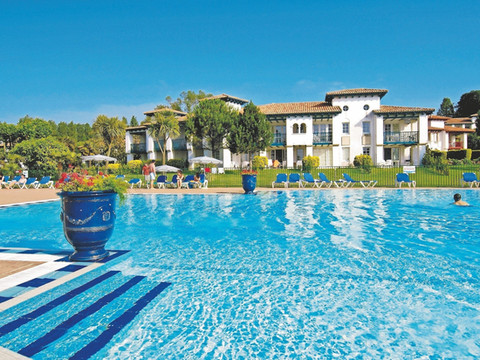 乐多马恩博达百瑞皮埃尔假日酒店