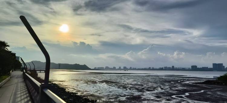 君临海悦公寓(南滨路分店)图片