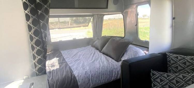 休闲农场时尚度假屋!(Stay in style at a hobby farm!)图片