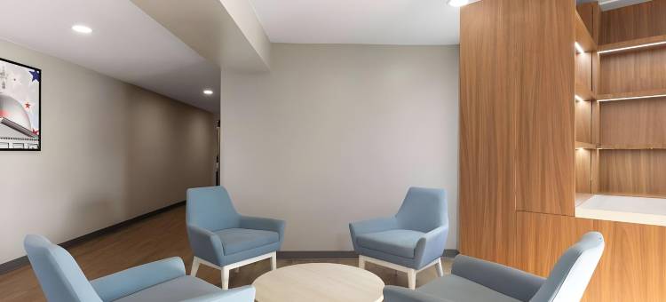 AmericInn by Wyndham Omaha Near Zoo(The Inn & Suites Omaha Near Zoo)图片