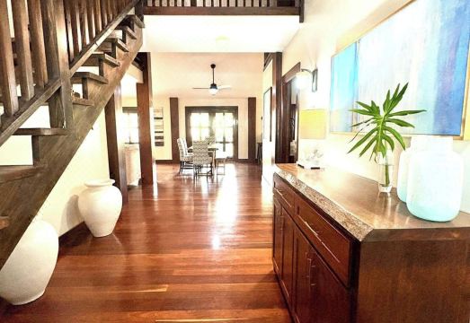 Captain Jaks Hotel Overview