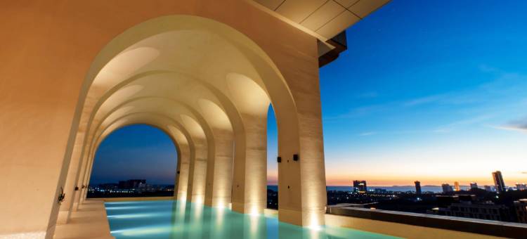 安卓那宝石酒店(Arjuna Solitaire Hotel)图片