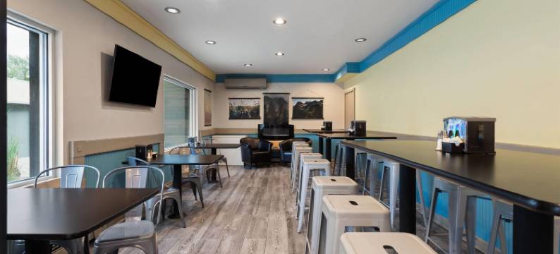 米苏拉市中心 - 大学戴斯套房酒店(Days Inn and Suites by Wyndham Downtown Missoula-University)图片