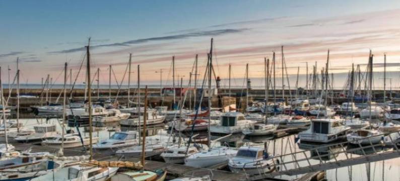 Golden Light Cottage Escape图片