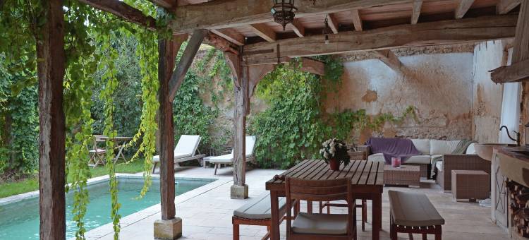 Holiday Home in Campagne with Pool and BBQ图片