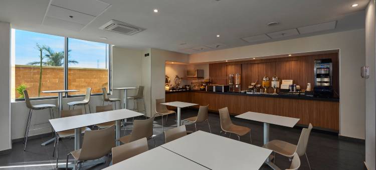 罗萨里托万豪城市快捷酒店(City Express by Marriott Rosarito)图片