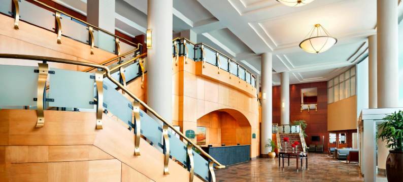 卡尔加里克莱里喜来登套房酒店(Sheraton Suites Calgary Eau Claire)图片