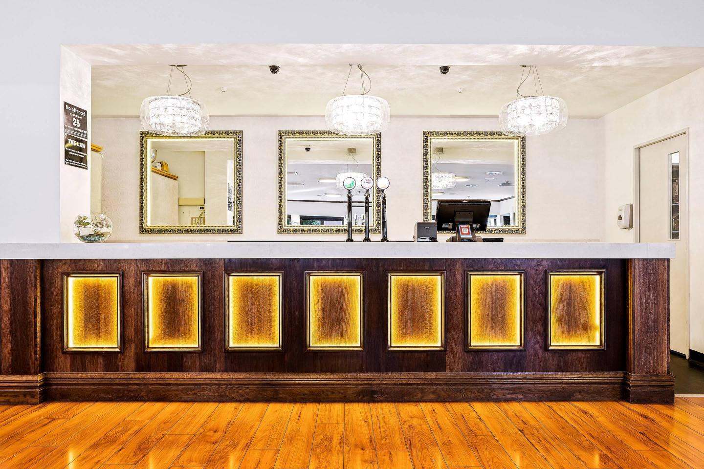 Hotel Elms Christchurch, Ascend Hotel Collection Over view