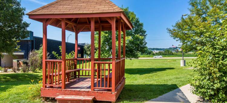 奥马哈东-康瑟尔崖舒适套房酒店(Comfort Suites Omaha East-Council Bluffs)图片