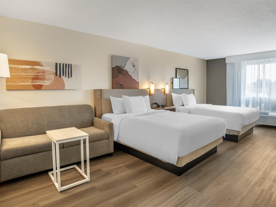 坎纳波利斯希尔顿Spark酒店