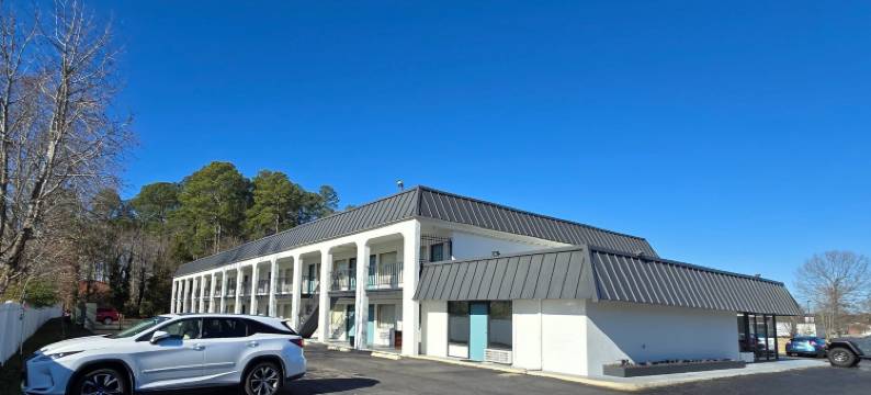 OYO纽波特纽斯US-60日出酒店(Sunrise Inn by OYO Newport News US-60)图片