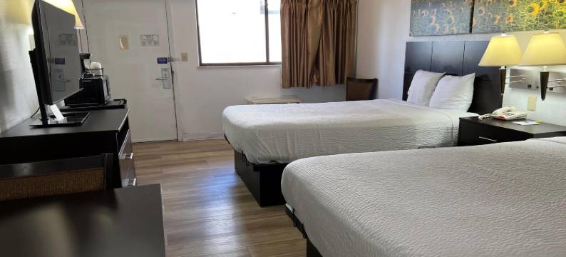 奥佛兰公园戴斯酒店(Days Inn by Wyndham Overland Park/Metcalf/Convention Center)图片