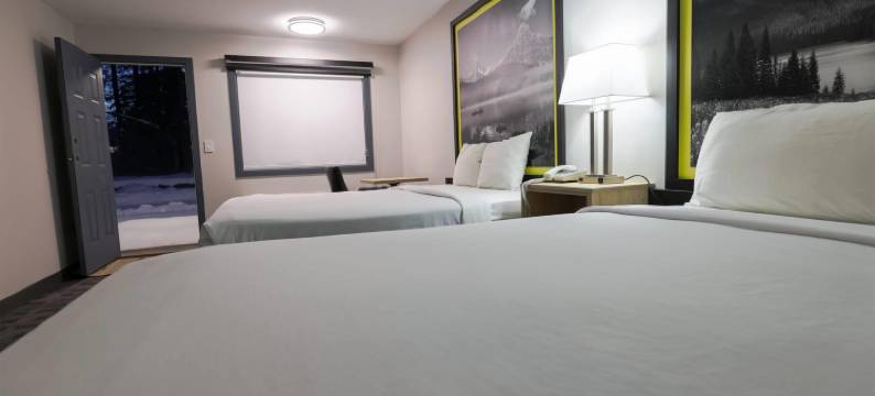 温德姆速8酒店 克利尔沃特 BC(Super 8 by Wyndham Clearwater BC)图片