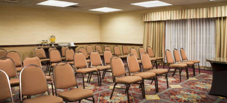 费拉格尔斯塔夫希尔顿大使套房酒店(Embassy Suites by Hilton Flagstaff)图片