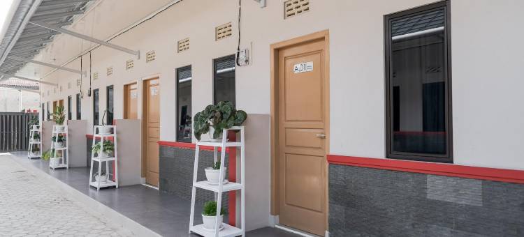 红多兹伊斯兰酒店-近楠榜哈吉美娜(RedDoorz Syariah Near Hajimena Lampung)图片
