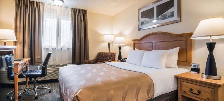锡尔弗代尔班戈 - 基波特凯艺套房酒店(Quality Inn & Suites Silverdale Bangor-Keyport)图片