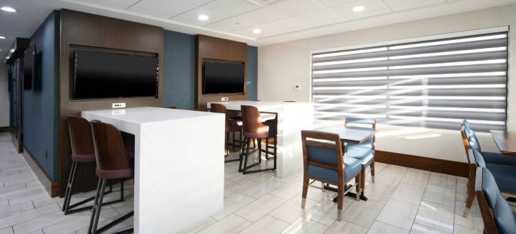福朋喜来登费耶特维尔自由堡酒店(Four Points by Sheraton Fayetteville Fort Liberty)图片