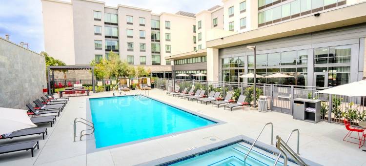 长滩机场欢朋酒店(Hampton Inn Long Beach Airport)图片