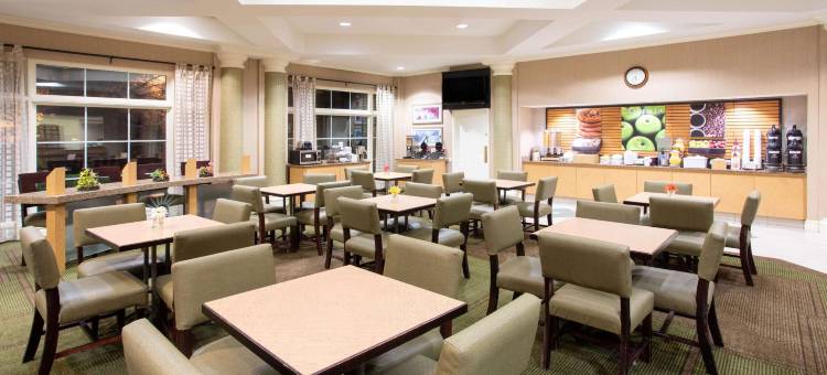 丹佛西南莱克伍德拉昆塔温德姆套房酒店(La Quinta Inn & Suites by Wyndham Denver Southwest Lakewood)图片