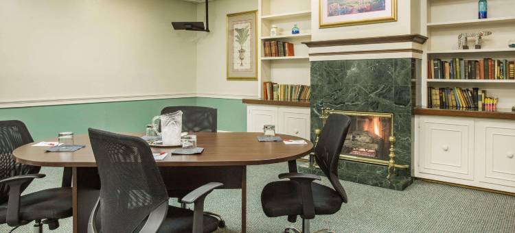 华纳罗宾斯华美达套房酒店(Ramada by Wyndham & Suites Warner Robins)图片