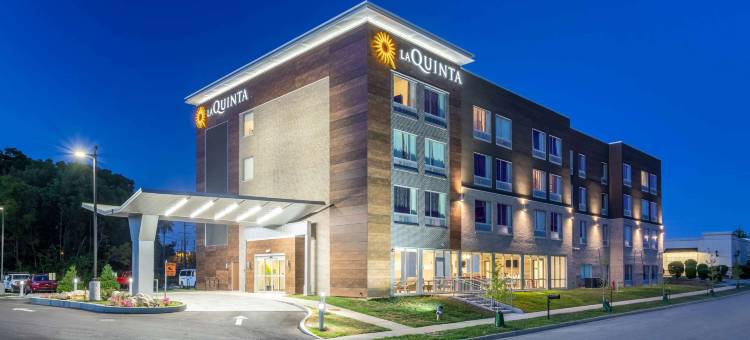 布卢明顿拉昆塔温德姆套房酒店(La Quinta Inn & Suites by Wyndham Bloomington)图片